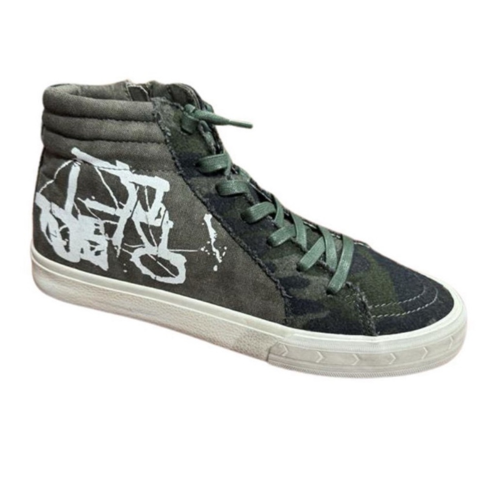 Vintage Havana Retna Sneakers with White Graffiti Detail - Green Camo